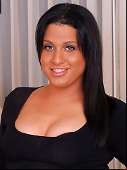 Thick Southern tranny babe